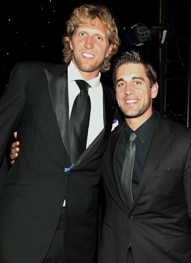 2011-aaron-rodgers-dirk-nowitzki-119000497.jpg